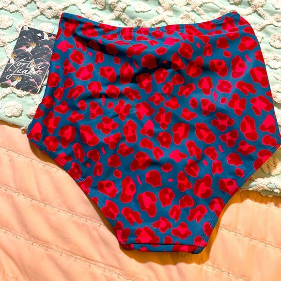 KORTNI JEAN Tie-Front “Vibrant Leopard” Swim Bottoms - Sz S - NWT - Picture 6 of 7